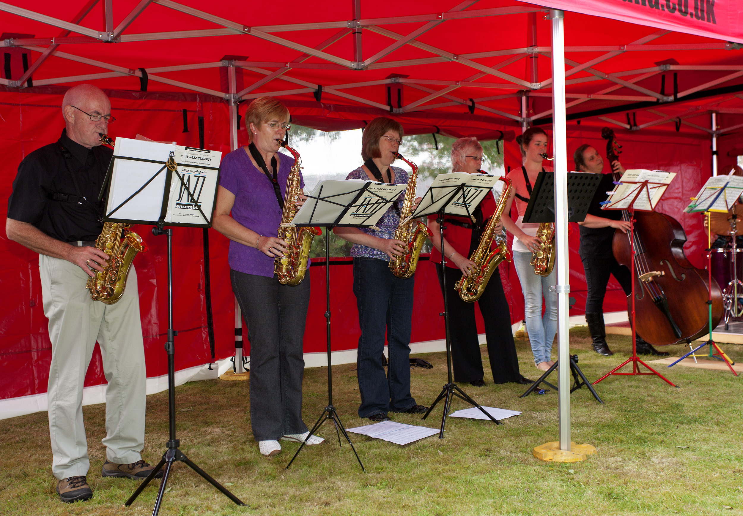 rl962-Mather_0560_Sunday-Night-Band-Lyth-Arts-Centre-Gazebo-Sept-2013.jpg